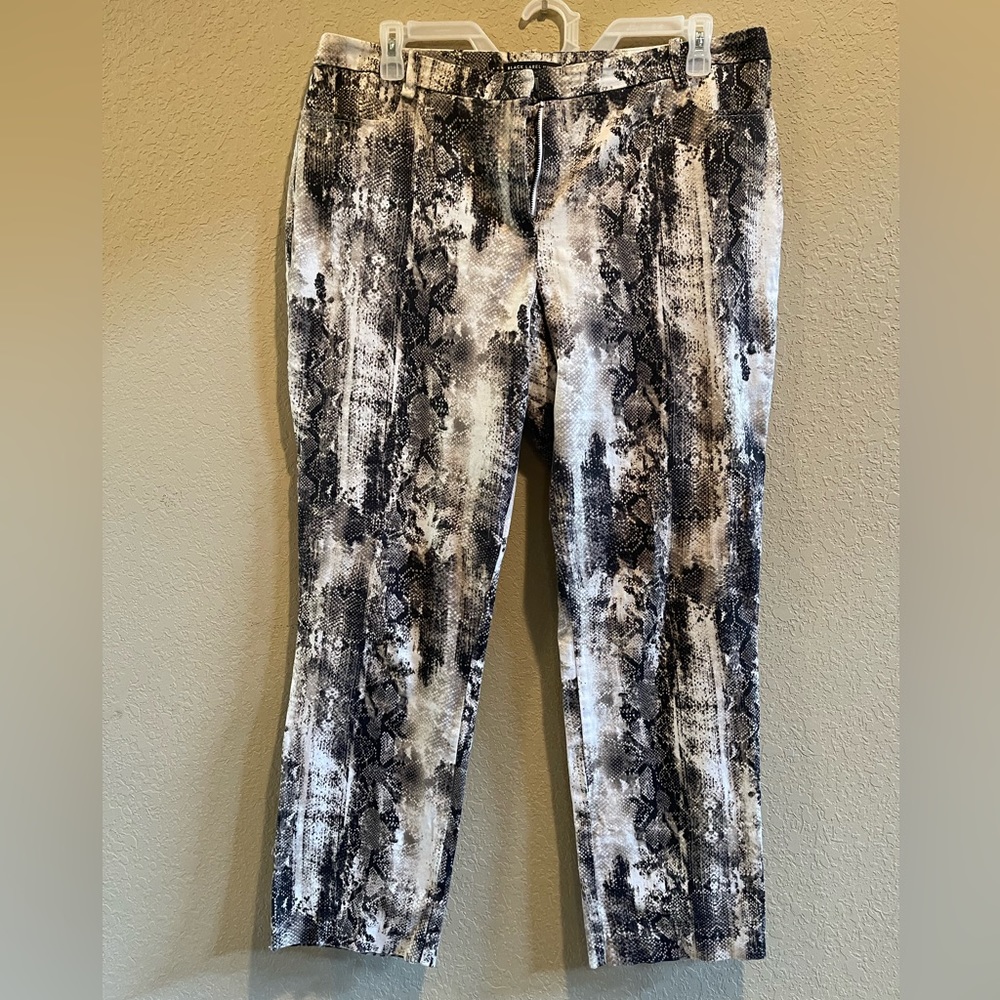 Chico’s Black Label Snakeskin Pants Size 2.5 (14)